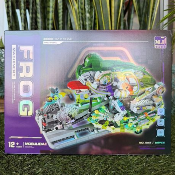 MJI Machinery Mechanical Frog Hand-Crank Display Model (898pcs, Ages 12+)